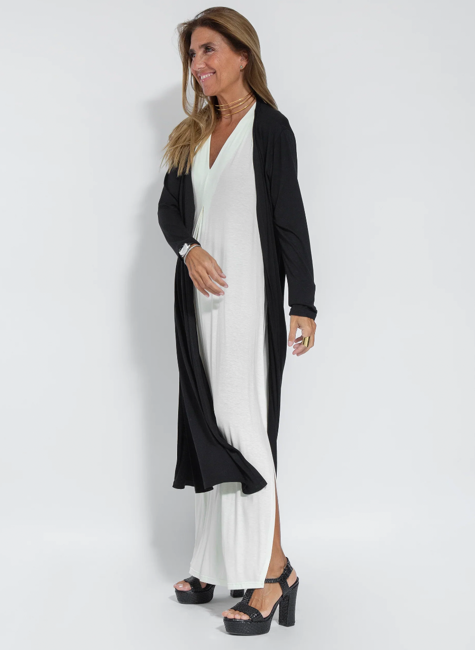 "Elegante Kate Set met lange jurk en stijlvolle weste, dameskleding, in diverse kleuren voor comfort en vrouwelijkheid."