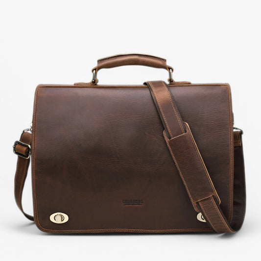 Elegante leren zakelijke aktetas, bruin, met gewatteerd laptopvak en verstelbare schouderband voor professionals.