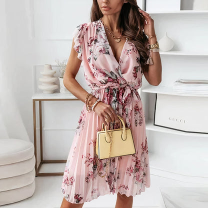 "Elegante luchtige zomerjurk Suze met vrouwelijke snit, ideaal voor warme dagen en diverse gelegenheden in stijlvolle kleuren