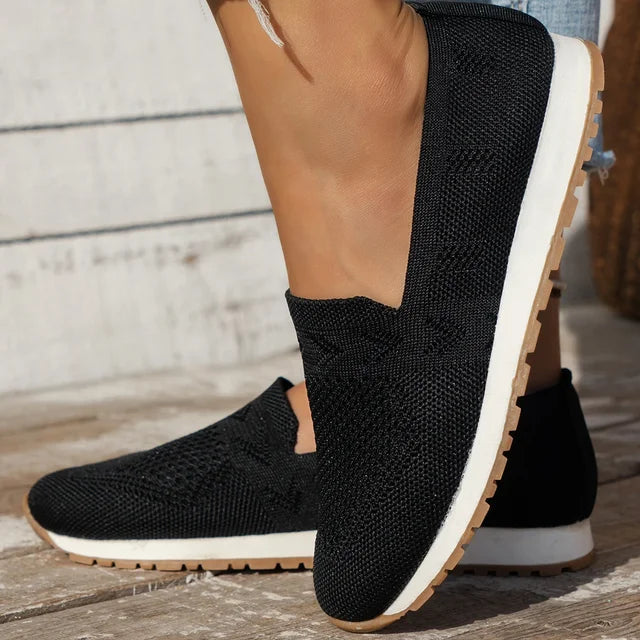 "Elegante orthopedische dames loafers, slip-on instappers, zacht bovenwerk, ronde neus, schokabsorberende en antislip zool."