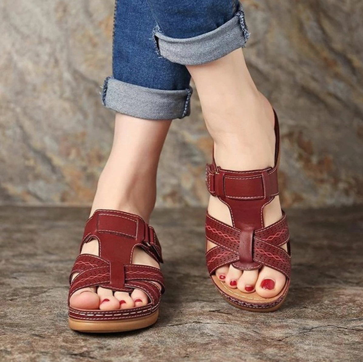 Elegante orthopedische dames sandalen met comfortabel design, verkrijgbaar in blauw, bruin, donkerblauw, rood en wijnrood.