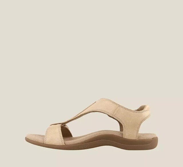 "Elegante orthopedische dames sandalen met klittenbandsluiting en open teen, beige kleur, comfortabel voor zomerdagen."