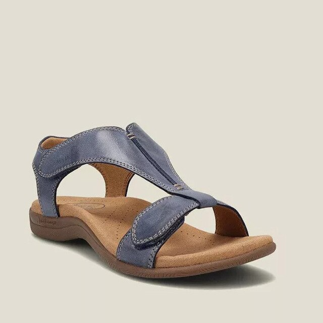"Elegante orthopedische dames sandalen met klittenbandsluiting en open teen, beige kleur, comfortabel voor zomerdagen."
