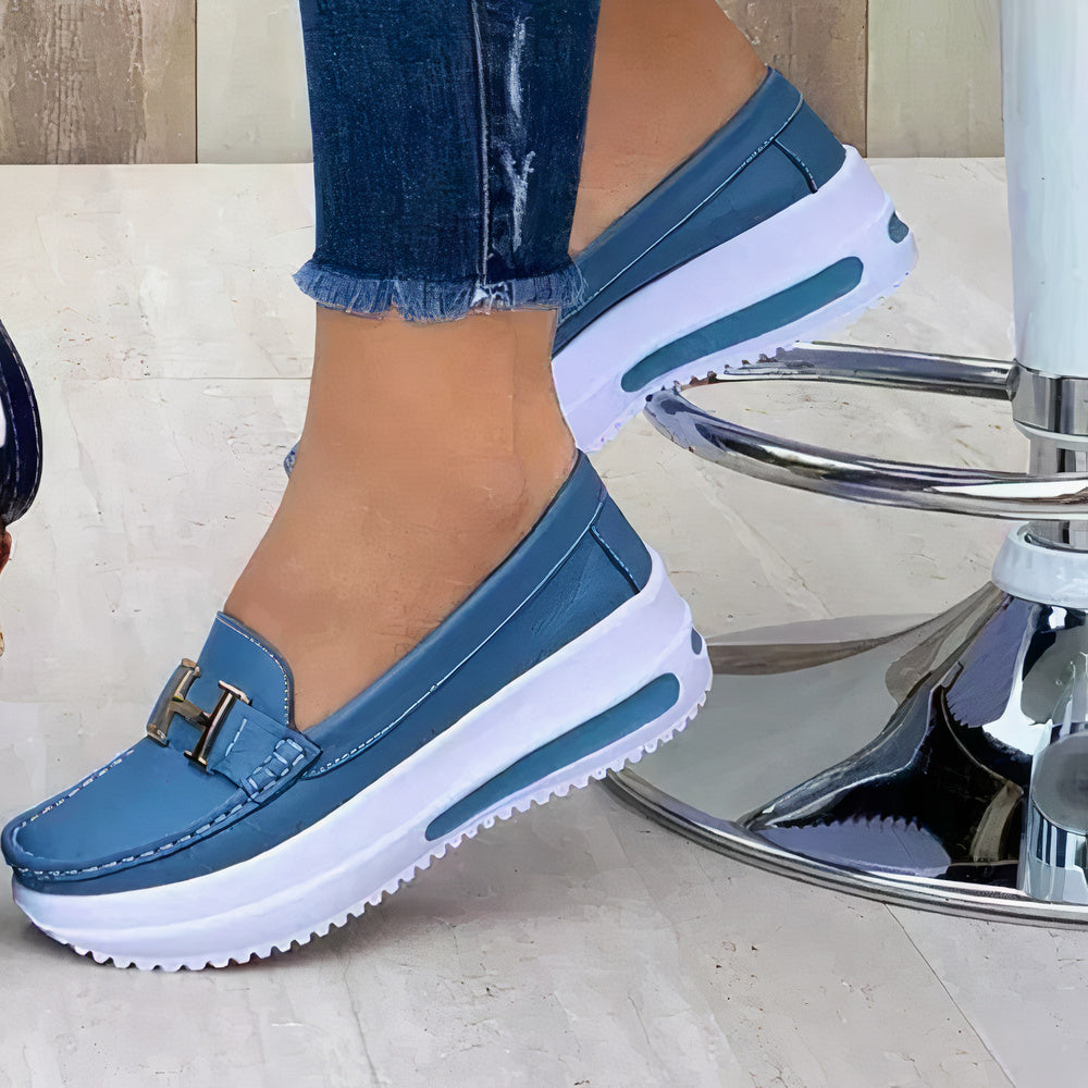 "Elegante orthopedische dames schoenen, beige kleur, comfortabel design voor actieve vrouwen. Pijnverlichting en stijlvolle l