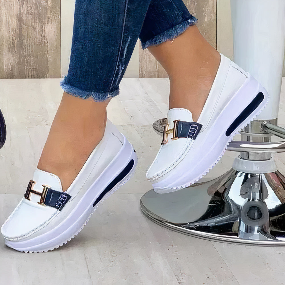 "Elegante orthopedische dames schoenen, beige kleur, comfortabel design voor actieve vrouwen. Pijnverlichting en stijlvolle l
