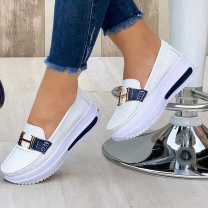 "Elegante orthopedische dames schoenen, beige kleur, comfortabel design voor actieve vrouwen. Pijnverlichting en stijlvolle l