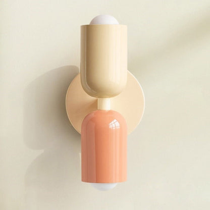 "Elegante Scandinavisch ontworpen wandlamp met LED, verkrijgbaar in meerdere kleuren voor warmte en stijl in elk interieur."