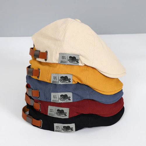 "Elegante verstelbare mannen baret in zwart, tijdloos ontwerp, voor stijlvolle en veelzijdige looks bij diverse gelegenheden.