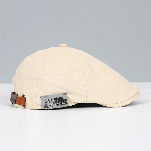"Elegante verstelbare mannen baret in zwart, tijdloos ontwerp, voor stijlvolle en veelzijdige looks bij diverse gelegenheden.