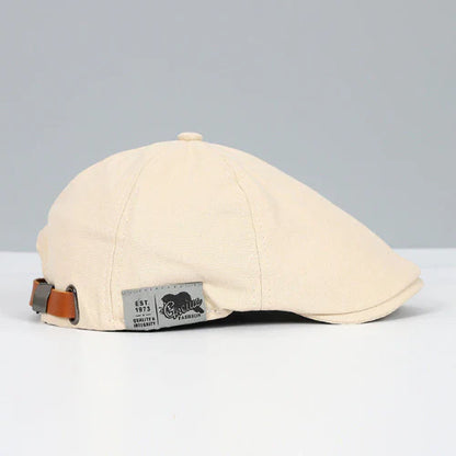"Elegante verstelbare mannen baret in zwart, tijdloos ontwerp, voor stijlvolle en veelzijdige looks bij diverse gelegenheden.