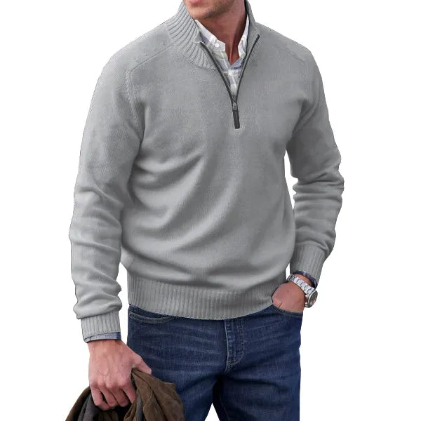 "Elegante witte heren kasjmier trui met rits, luxueuze stof, opstaande kraag, slank silhouet en huidvriendelijk materiaal."