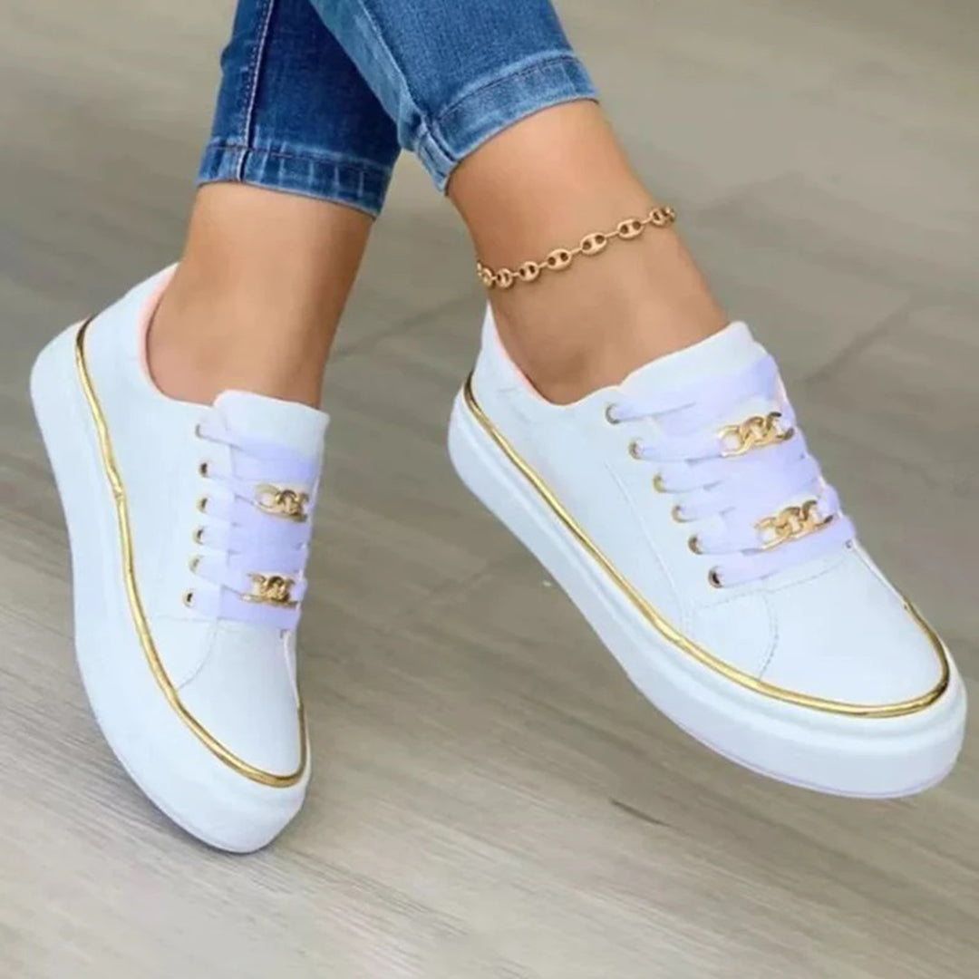 Elegante witte orthopedische damesschoenen met comfortabele pasvorm en tijdloos design. Perfect voor elke gelegenheid.