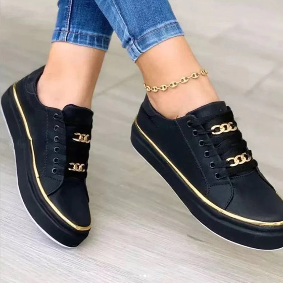 Elegante witte orthopedische damesschoenen met comfortabele pasvorm en tijdloos design. Perfect voor elke gelegenheid.