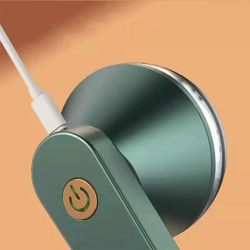 "Elektrische draagbare pluizenverwijderaar, compact design, ideaal voor kleding en meubels, veilig en eenvoudig in gebruik."