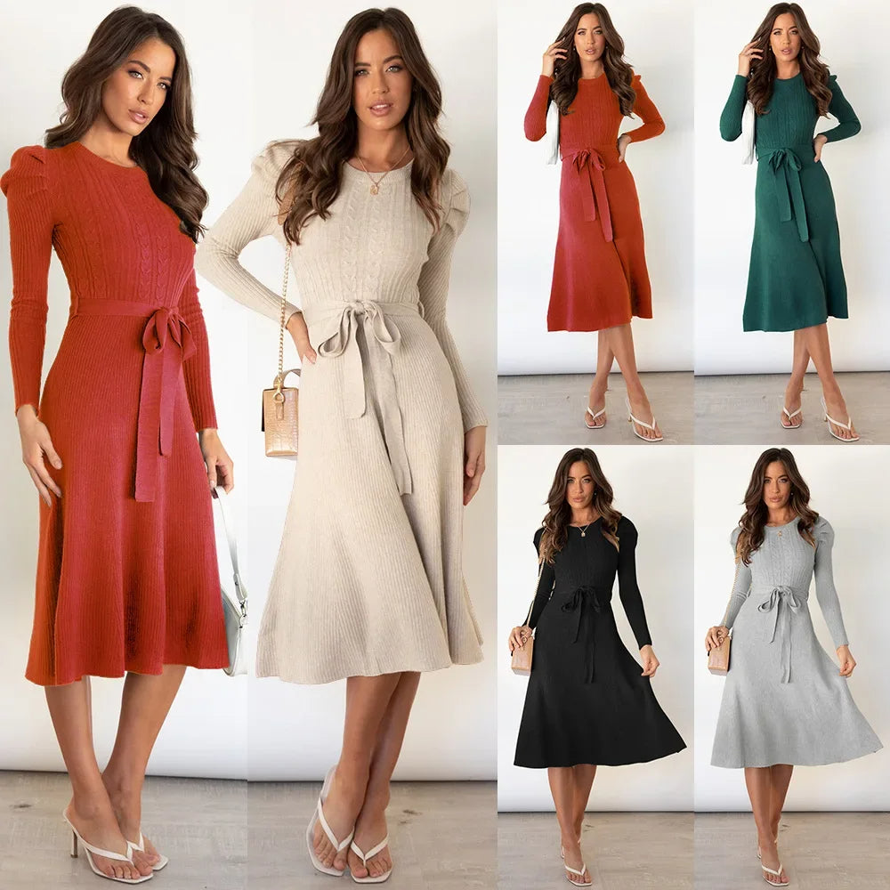 "Eloisa gebreide jurk in rood, lange mouwen, winter elegantie, afslankende pasvorm, warme zachte stof, dameskleding."