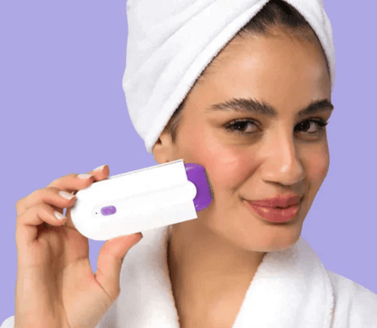 "FluweelSmooth Pro laser ontharingsapparaat, compact en stijlvol, biedt pijnloze ontharing met Sensa Light-technologie."