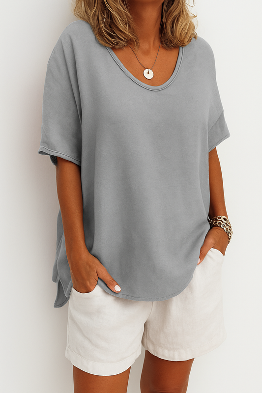 Grijs linnen T-shirt voor dames, luchtig en stijlvol met ronde hals, perfect voor casual zomerdagen.