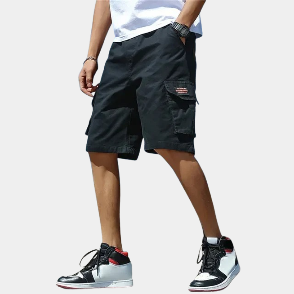 "Grijze cargo shorts voor heren met praktische zakken, veelzijdig en comfortabel voor stads- en natuuravonturen."
