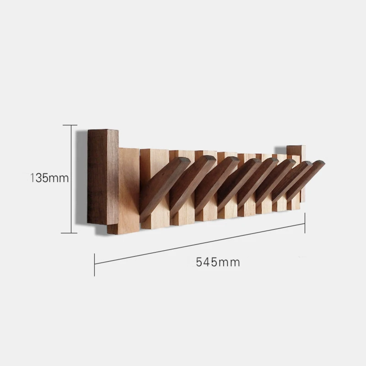 Handgemaakte houten kapstok in piano design met elegante, pianotoetsen uitstraling. Perfect voor stijlvolle jassenopslag.