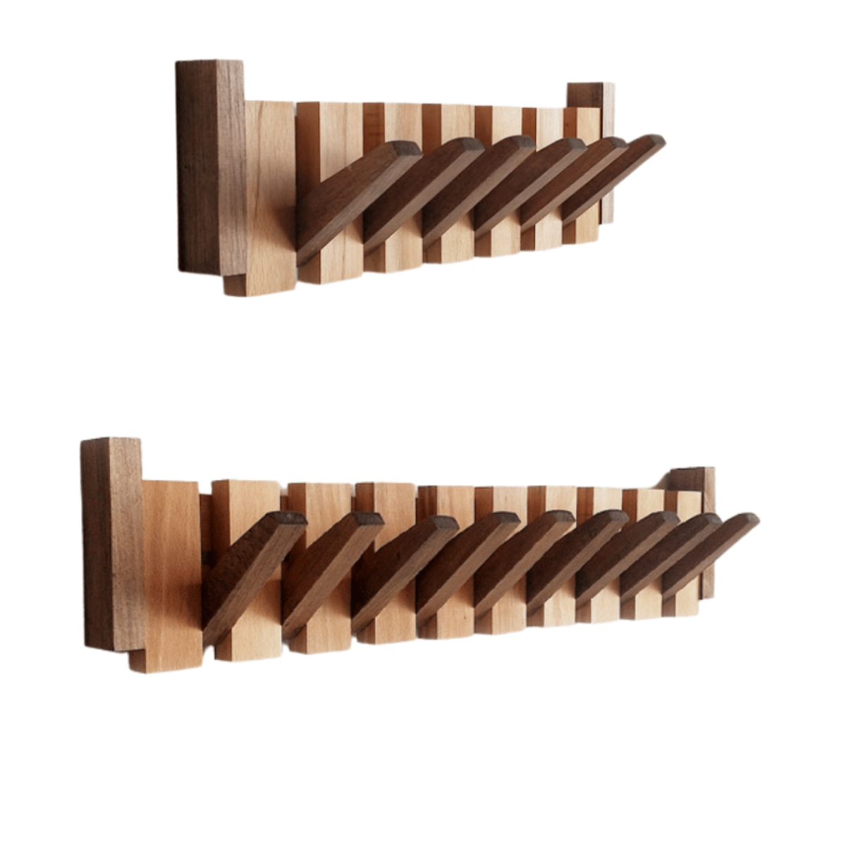 Handgemaakte houten kapstok in piano design met elegante, pianotoetsen uitstraling. Perfect voor stijlvolle jassenopslag.