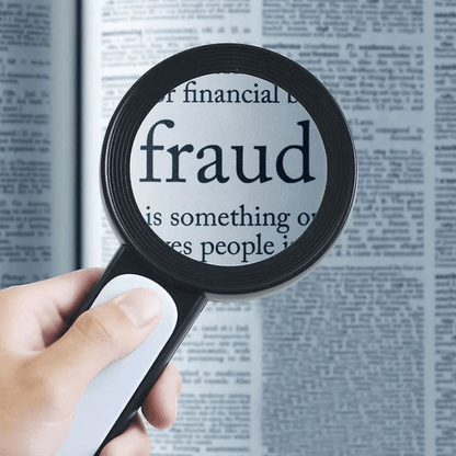 "Handzame 30X optische loep voor senioren, kristalhelder zicht, lichtgewicht en draagbaar voor thuis of onderweg."