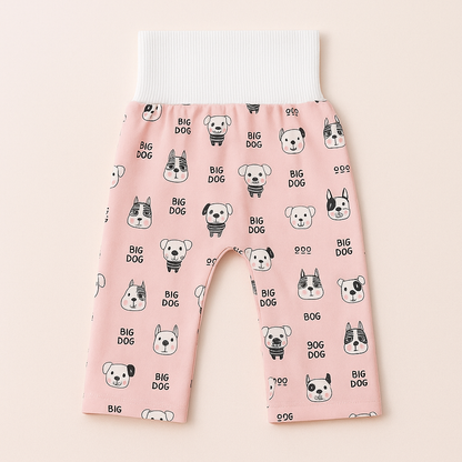 "Herbruikbare baby training pants, comfortabel en milieuvriendelijk, met schattige blauwe beertjes en roze hondjes patroon."
