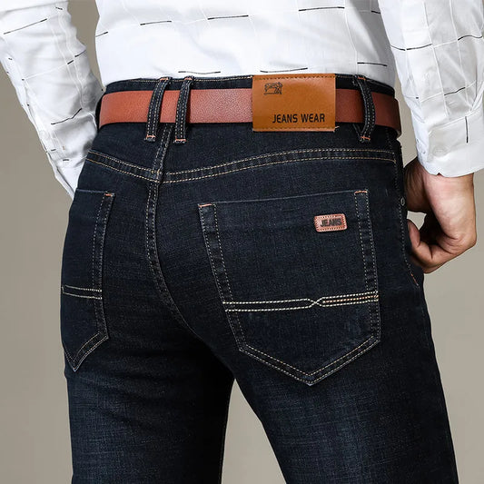 "Heren stretch jeans, slim fit, donkerblauw, nauwsluitend design, elegant en comfortabel voor elke gelegenheid."