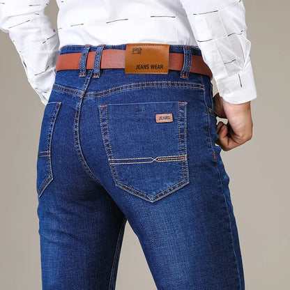 "Heren stretch jeans, slim fit, donkerblauw, nauwsluitend design, elegant en comfortabel voor elke gelegenheid."