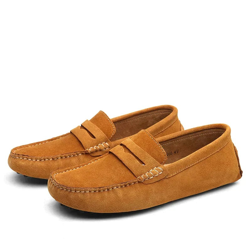 "Italiaanse stijl heren suède loafers, elegant ontwerp, bruine kleur, ideaal voor zowel casual als formele gelegenheden."