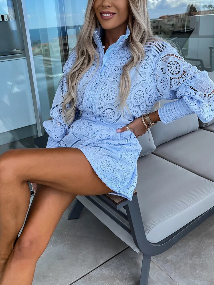 Kanten zomerset met blouse en high-waist short, Boho Chic stijl, vrouwelijk silhouet, ideaal voor casual en chique gelegenhed
