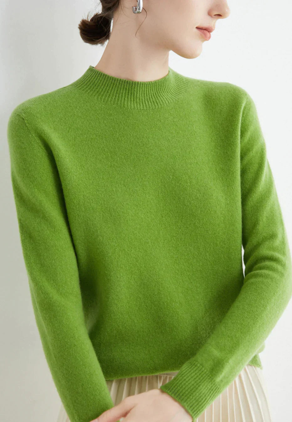 Kasjmier trui dameskleding, elegant design, zachte stof, diverse kleuren, ideaal voor seizoenen, comfort en stijl.