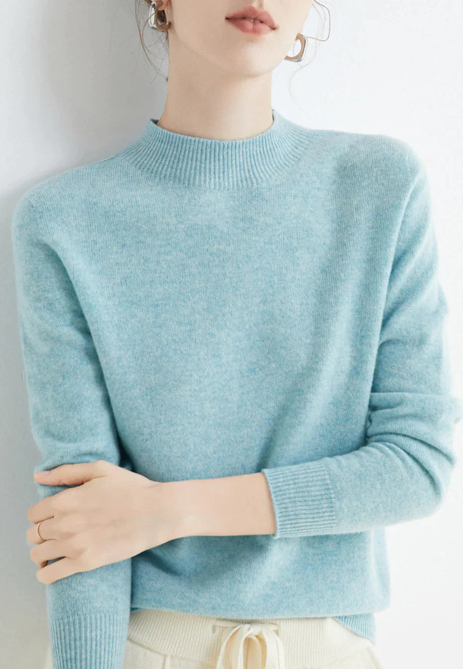 Kasjmier trui dameskleding, elegant design, zachte stof, diverse kleuren, ideaal voor seizoenen, comfort en stijl.
