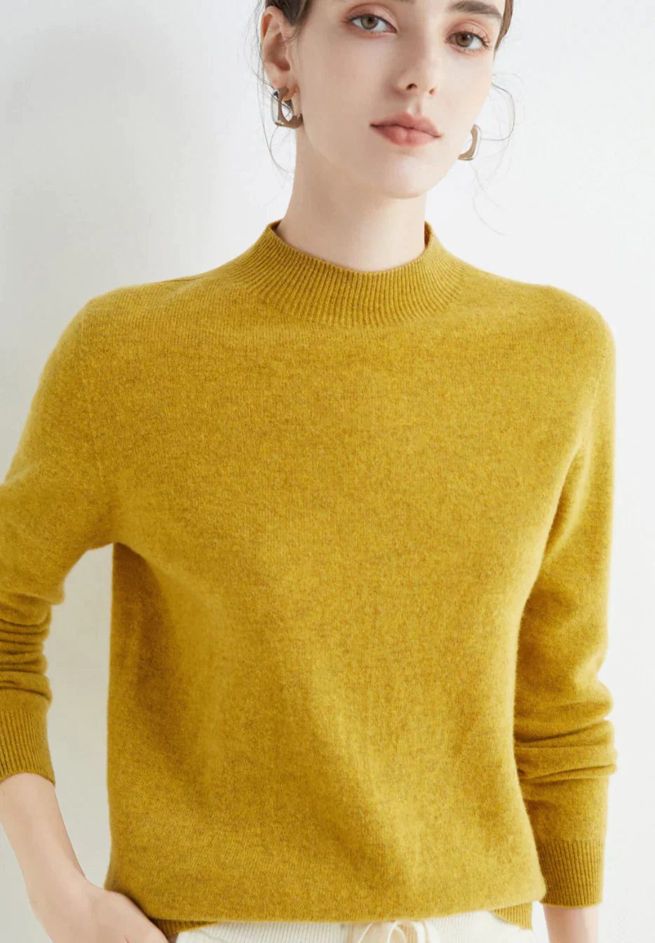 Kasjmier trui dameskleding, elegant design, zachte stof, diverse kleuren, ideaal voor seizoenen, comfort en stijl.
