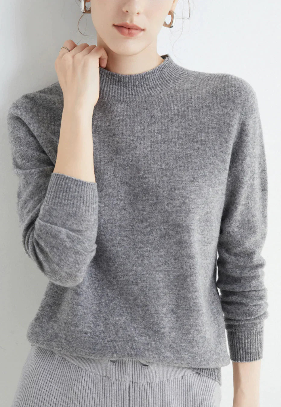 Kasjmier trui dameskleding, elegant design, zachte stof, diverse kleuren, ideaal voor seizoenen, comfort en stijl.