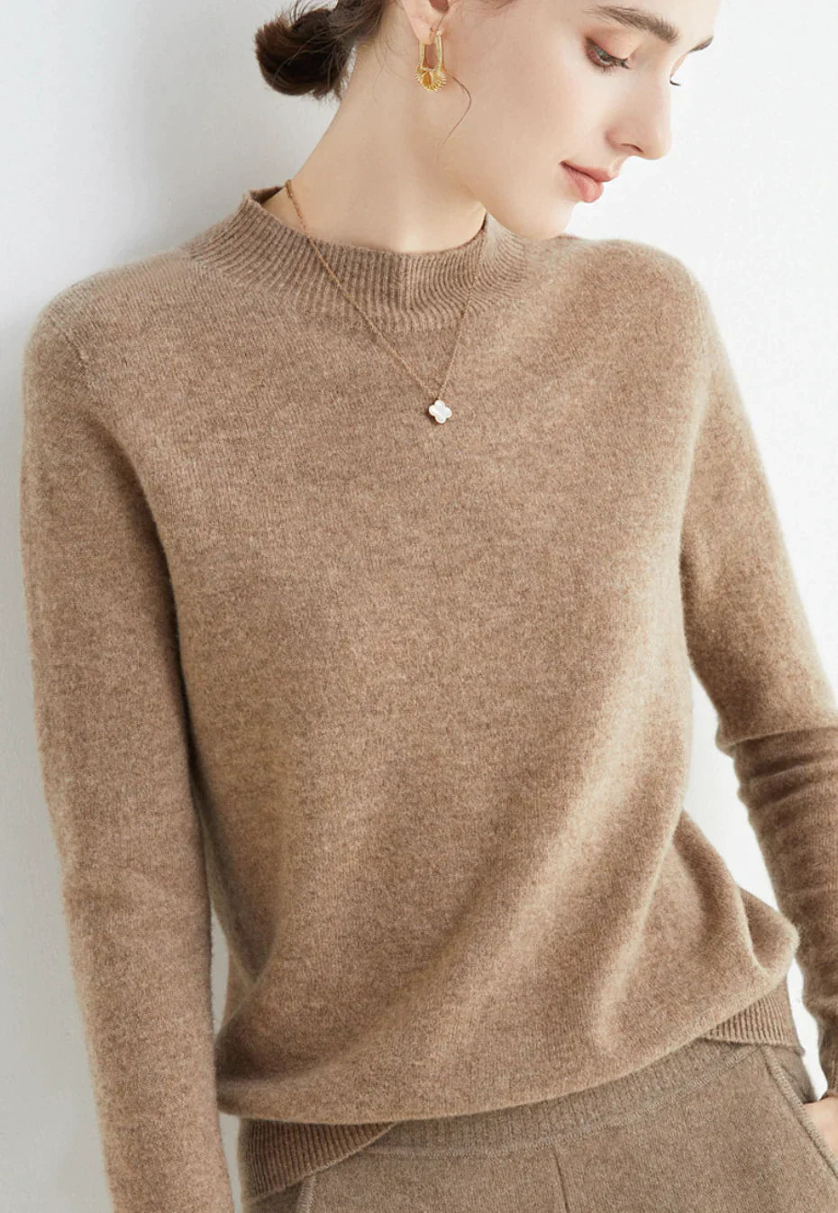 Kasjmier trui dameskleding, elegant design, zachte stof, diverse kleuren, ideaal voor seizoenen, comfort en stijl.