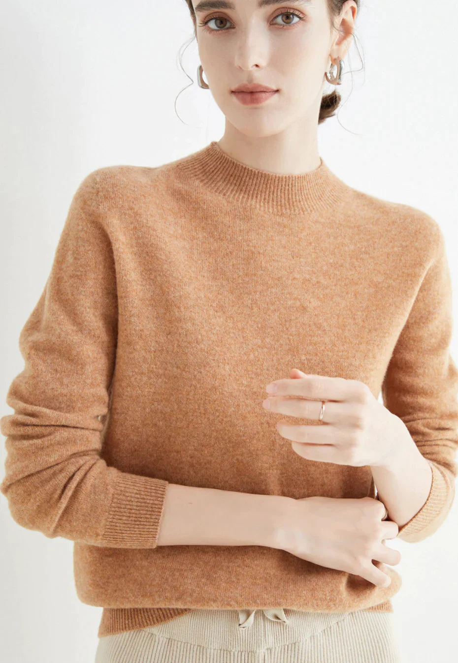 Kasjmier trui dameskleding, elegant design, zachte stof, diverse kleuren, ideaal voor seizoenen, comfort en stijl.