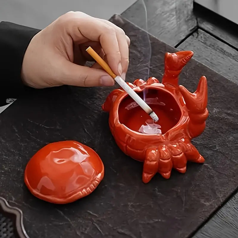 "Keramische krabasbak in krabvorm, uniek decoratief object voor interieur, gemaakt van duurzaam keramiek, speelse flair."