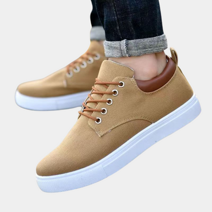 "Khaki herensneakers, orthopedisch ontwerp, comfortabel, stijlvol, ideaal voor casual outfits, extra voetondersteuning."
