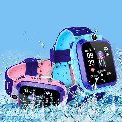 "Kindvriendelijke GPS smartwatch in blauw met kleurrijk scherm voor veiligheid en educatief spelplezier."