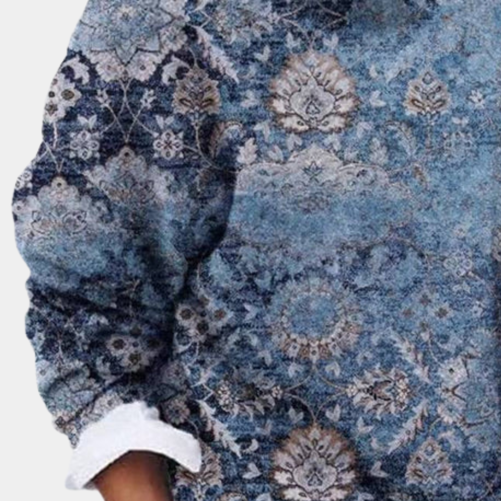 "Lichte blauwe damestrui met unieke print, ideaal voor lente, blauwe trui met stijlvolle pasvorm en comfortabele stof."