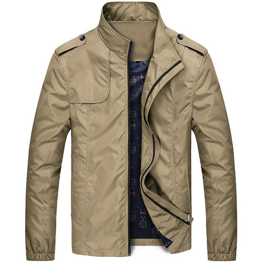 "Lichte heren zomerjas, ademend met stoere kraag en schouderdetails, ideaal voor casual of sportieve outfits, zomermode"