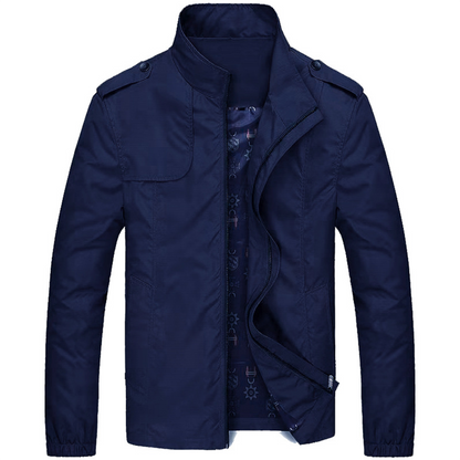"Lichte heren zomerjas, ademend met stoere kraag en schouderdetails, ideaal voor casual of sportieve outfits, zomermode"
