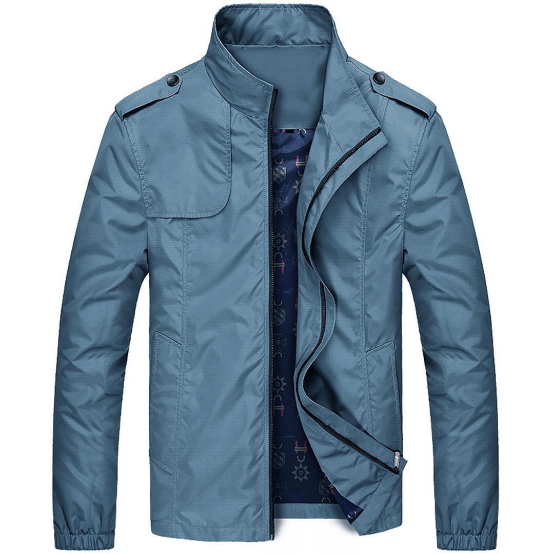 "Lichte heren zomerjas, ademend met stoere kraag en schouderdetails, ideaal voor casual of sportieve outfits, zomermode"
