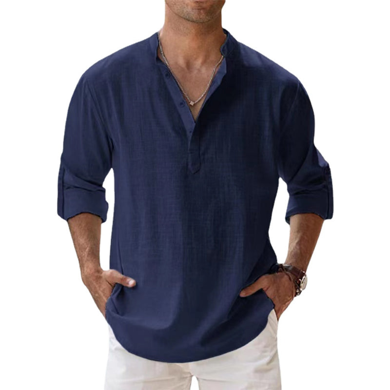 Lichtgewicht linnen herenoverhemd, Henley stijl, lange mouw, in lichtblauw. Perfect voor zomer en casual uitjes.