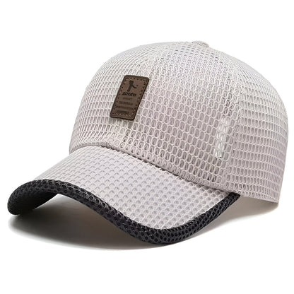 "Lichtgewicht mesh sport cap, verstelbaar, ademend en sneldrogend, ideaal voor actieve outdoor activiteiten."