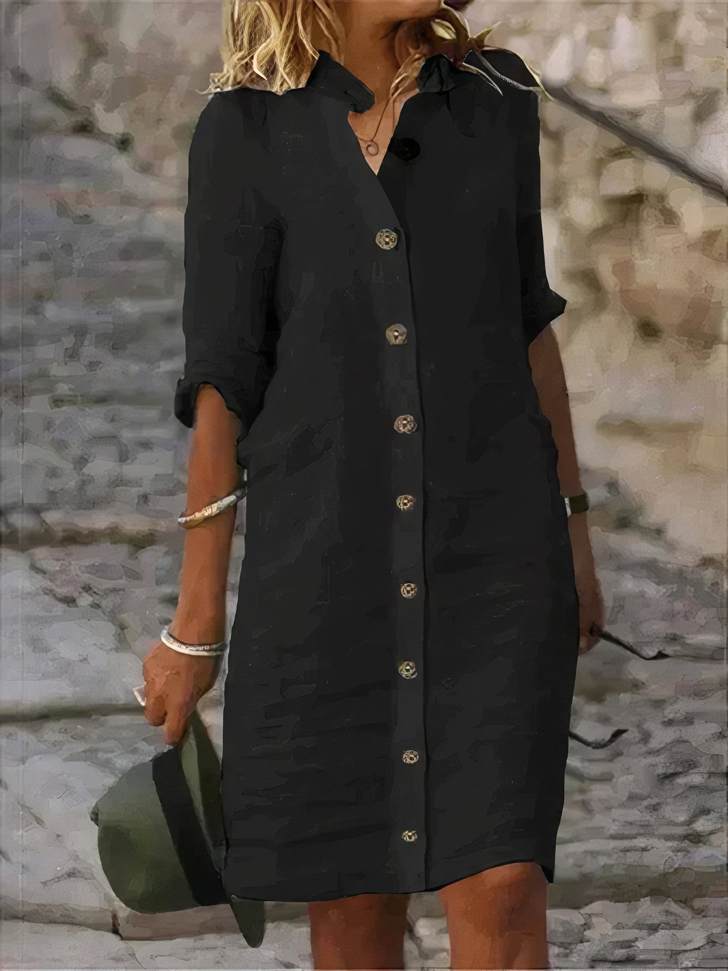 "Luchtige linnen dames overhemdjurk met klassieke kraag en knoopsluiting voor een elegante zomerlook."