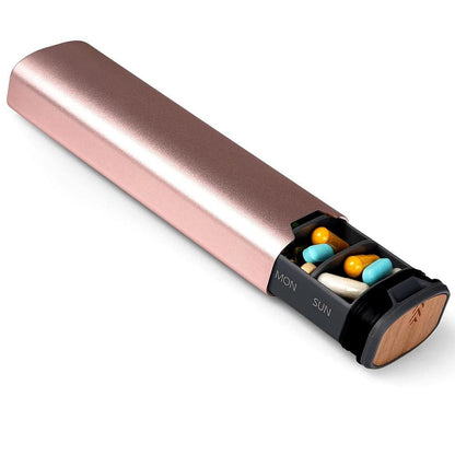 "Luxe aluminium en houten wekelijkse pillendoos voor medicijnorganisatie, compact en stijlvol, ideaal voor reizen."