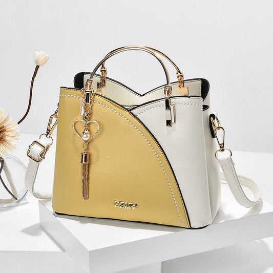Luxe dames tote tas in leer met elegante lijnen, verkrijgbaar in trendy kleuren, perfect voor stijlvolle en moderne looks.