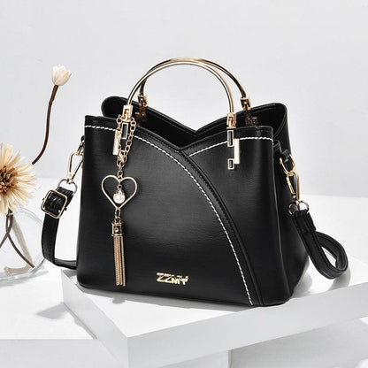 Luxe dames tote tas in leer met elegante lijnen, verkrijgbaar in trendy kleuren, perfect voor stijlvolle en moderne looks.