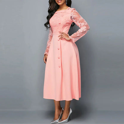 "Luxe feestjurk met elegante kanten mouwen, vierkante kraag en vloeiend maxi silhouet voor vrouwen."